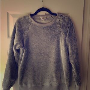 Women fuzzy crew neck